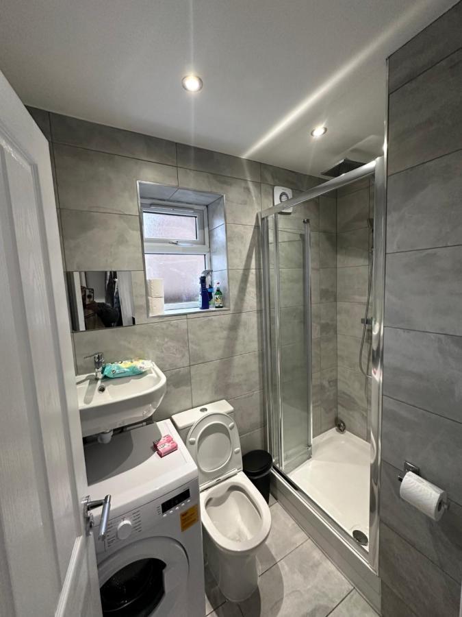 Keedonwood Road Bromley, Rooms With Free Wifi Buitenkant foto