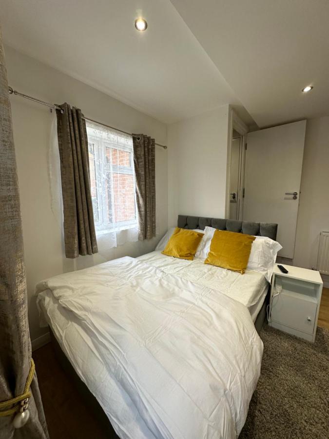 Keedonwood Road Bromley, Rooms With Free Wifi Buitenkant foto