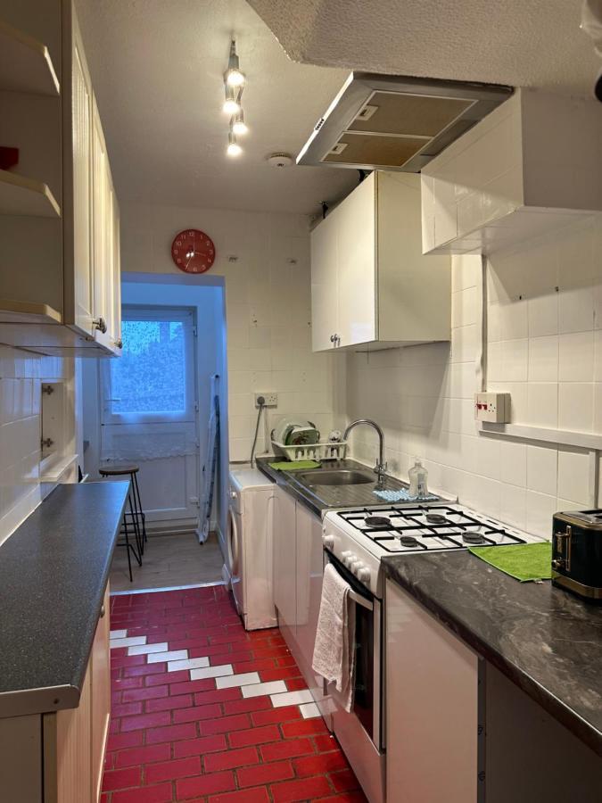 Keedonwood Road Bromley, Rooms With Free Wifi Buitenkant foto