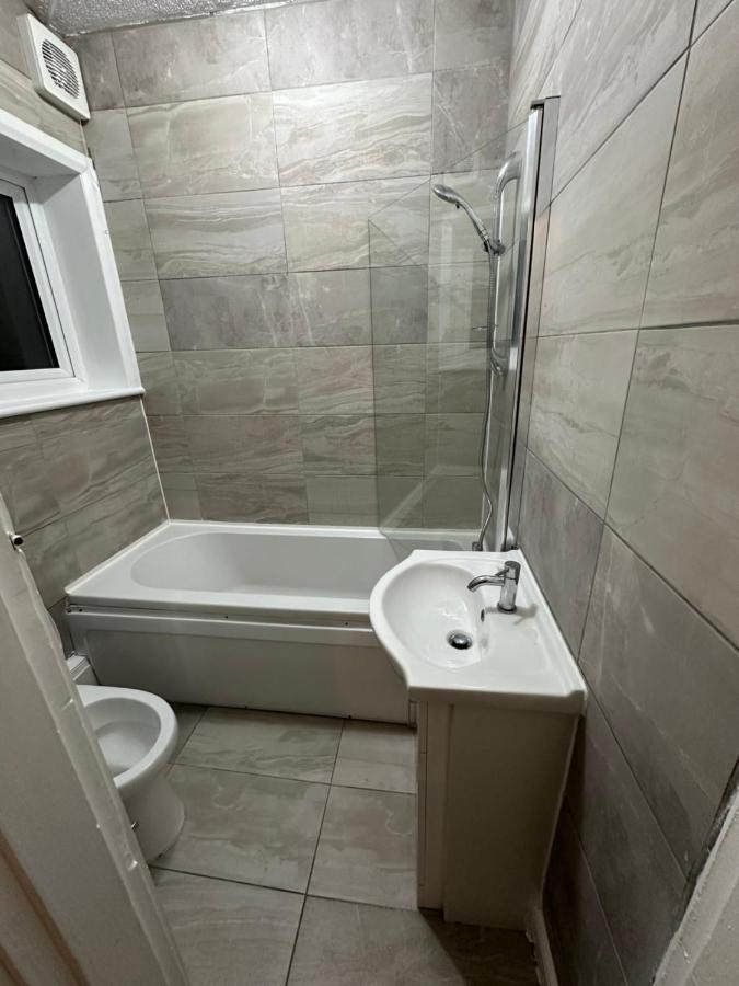 Keedonwood Road Bromley, Rooms With Free Wifi Buitenkant foto